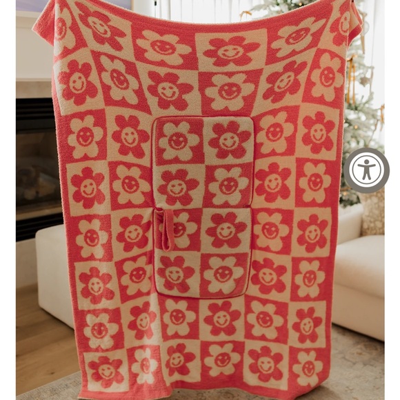 2 Krista Horton Staykation Quillows - Picture 3 of 7